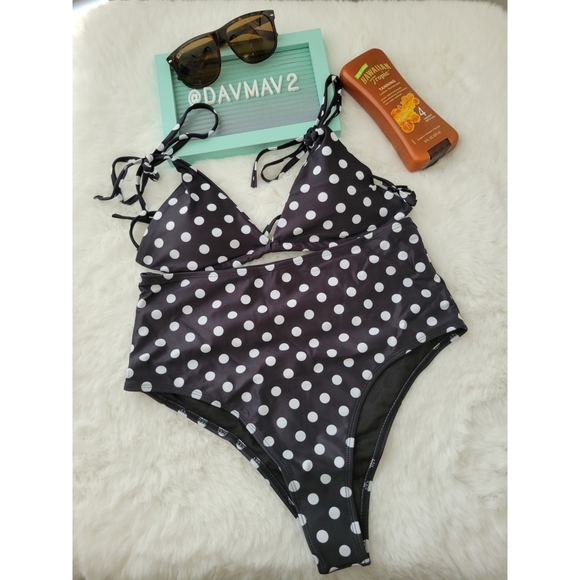 PINUP GIRL Polka Dot Bikini - Picture 4 of 7